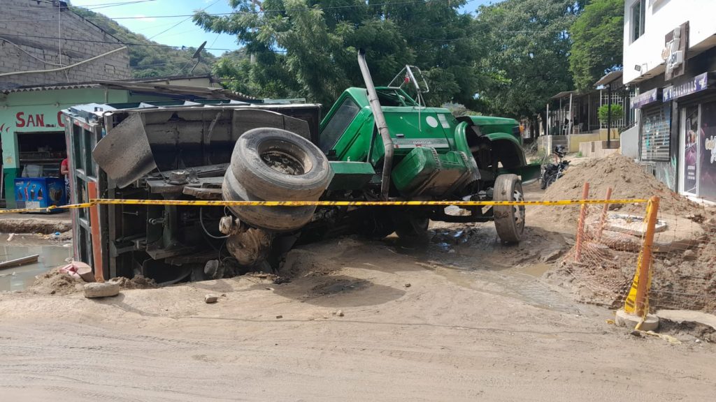 Alcaldía Distrital lamenta accidente ocurrido en la obra de la vía principal de Timayui 